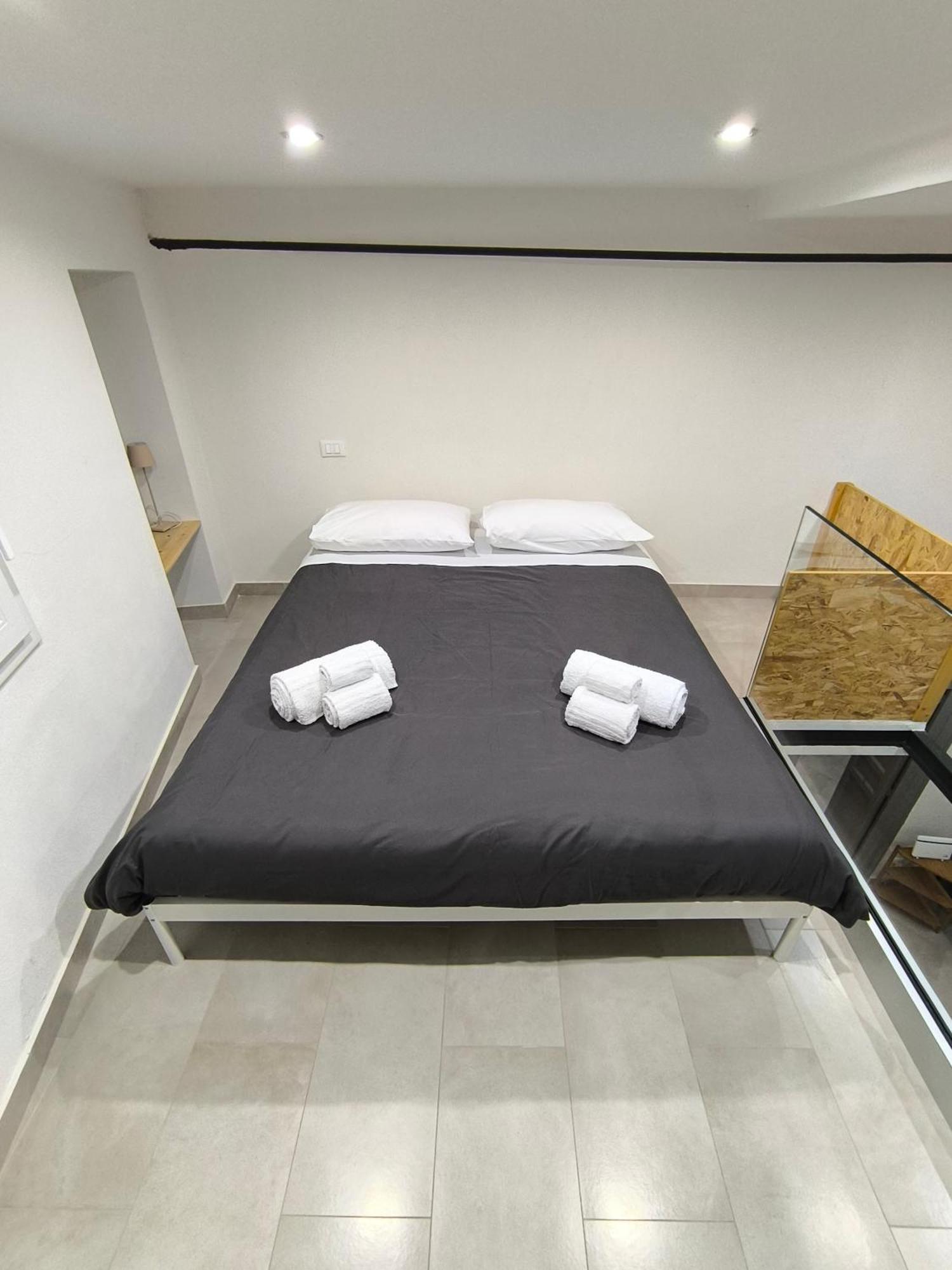 Glocal Flat Maqueda Apartment Palermo Bagian luar foto